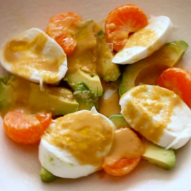 Ensalada de mandarina Nadorcott, mozzarella y aguacate