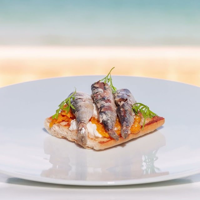Tosta con confitura de naranja amarga