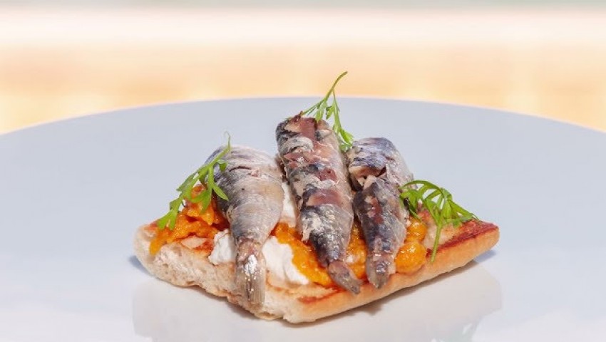 Tosta con confitura de naranja amarga